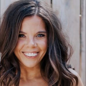 Meet your Posher, Angie